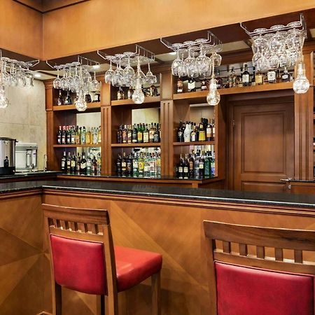 Ramada By Wyndham Bishkek Centre Hotel Ngoại thất bức ảnh