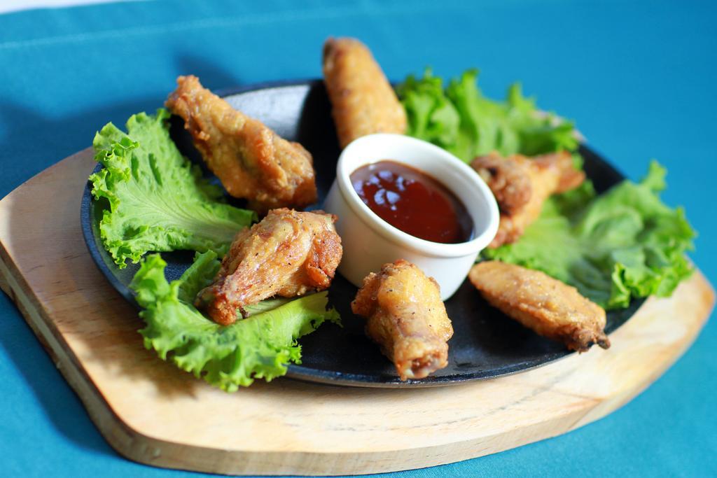 Ramada By Wyndham Bishkek Centre Hotel Ngoại thất bức ảnh