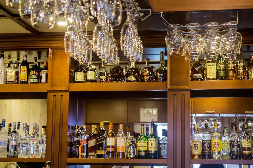 Ramada By Wyndham Bishkek Centre Hotel Ngoại thất bức ảnh