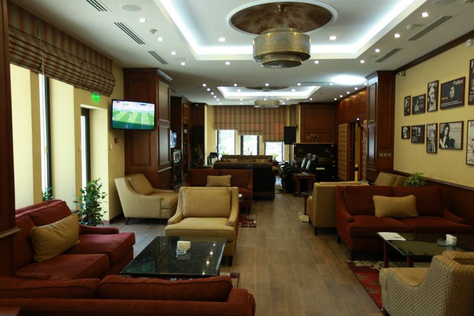 Ramada By Wyndham Bishkek Centre Hotel Ngoại thất bức ảnh
