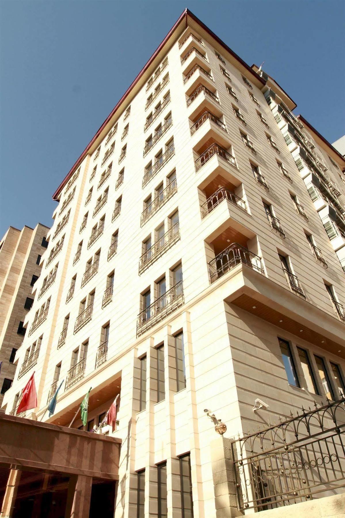 Ramada By Wyndham Bishkek Centre Hotel Ngoại thất bức ảnh
