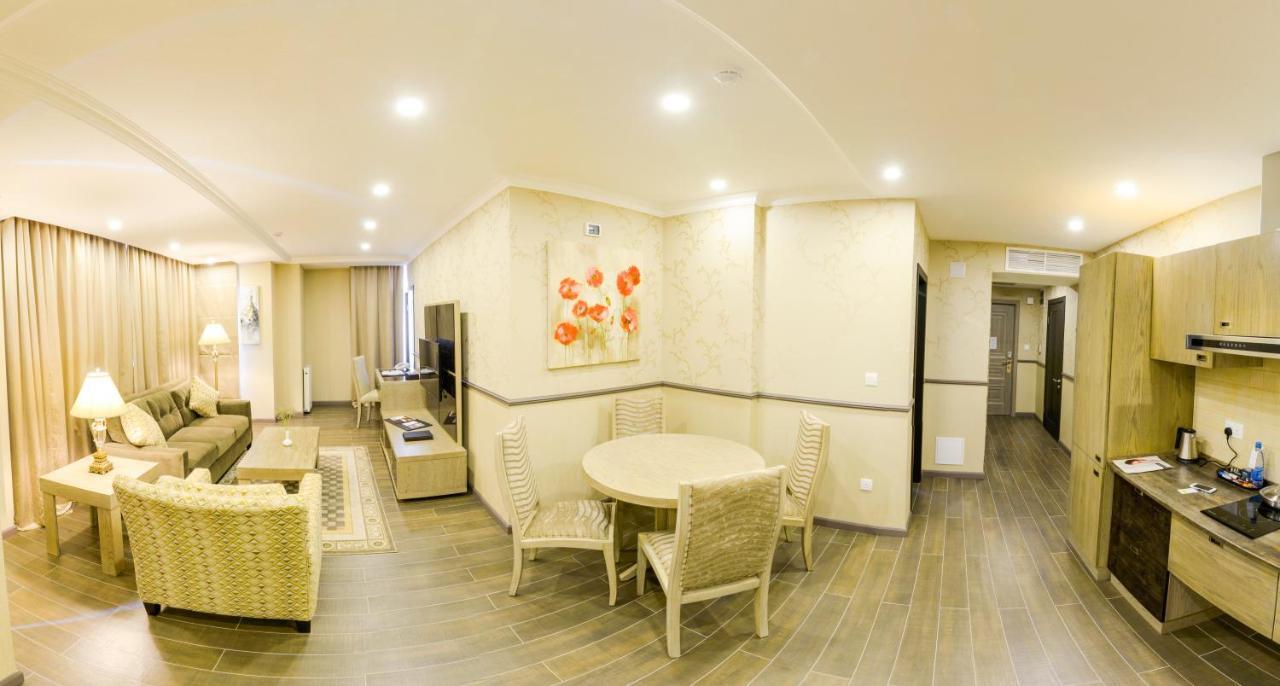 Ramada By Wyndham Bishkek Centre Hotel Phòng bức ảnh