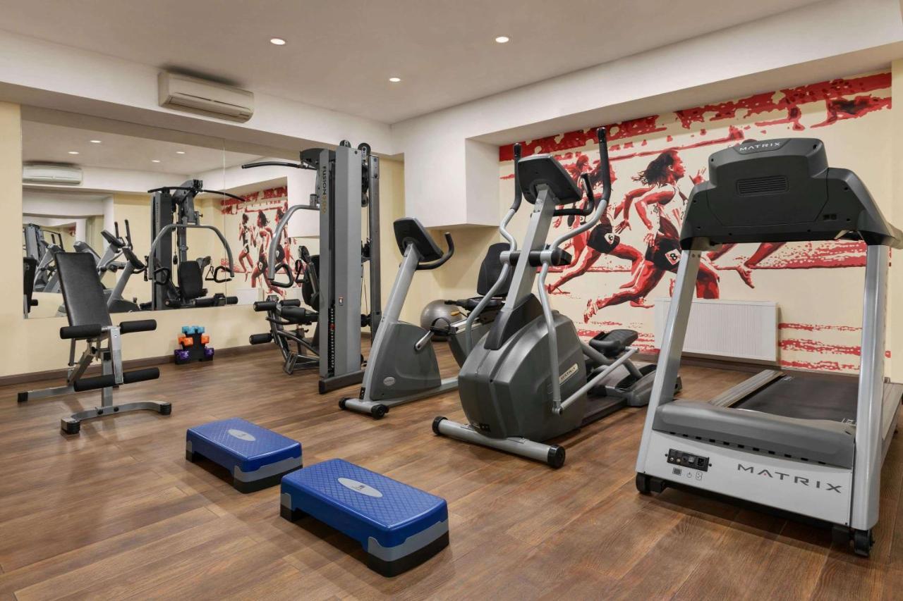 Ramada By Wyndham Bishkek Centre Hotel Ngoại thất bức ảnh